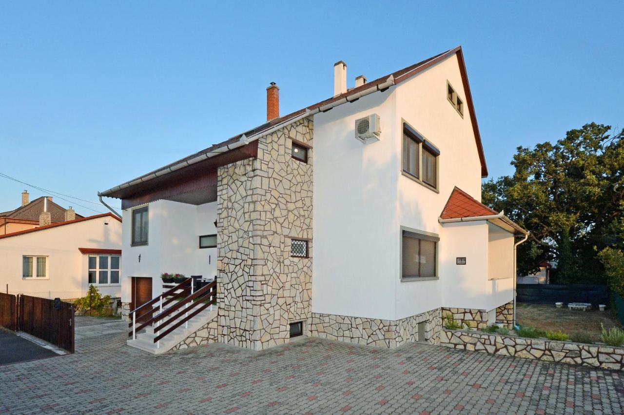 באלאטונפורד Blackbird Apartment מראה חיצוני תמונה